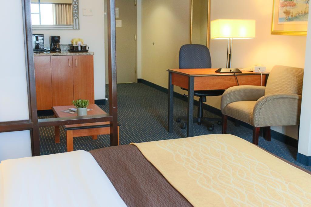 Comfort Inn & Suites Logan International Airport Revere Exteriér fotografie
