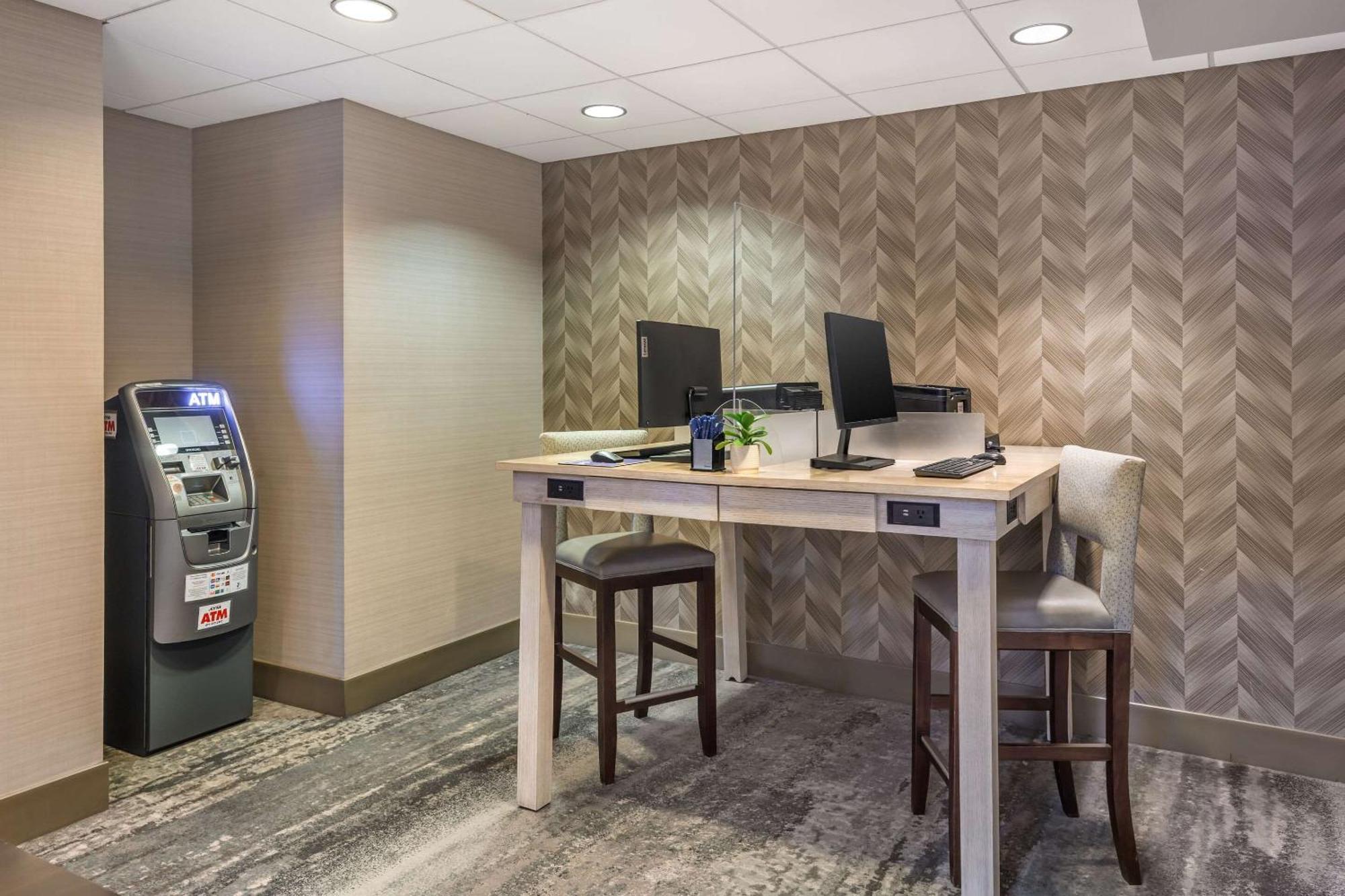 Comfort Inn & Suites Logan International Airport Revere Exteriér fotografie